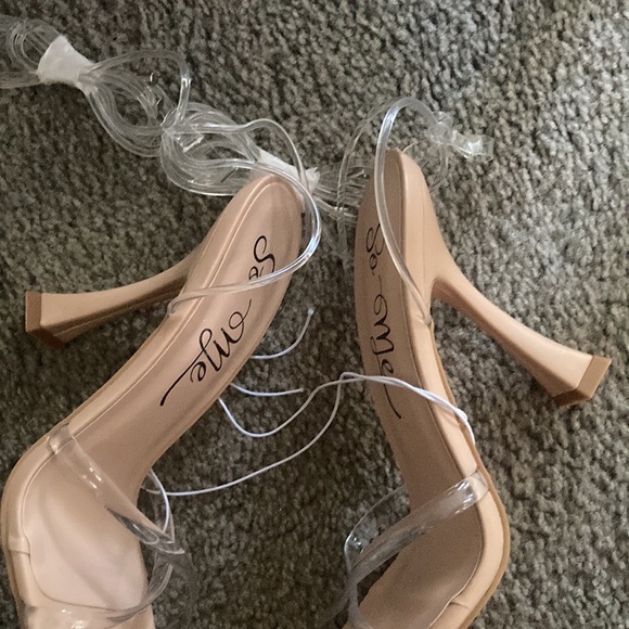 Sandals - Picture 5 of 5